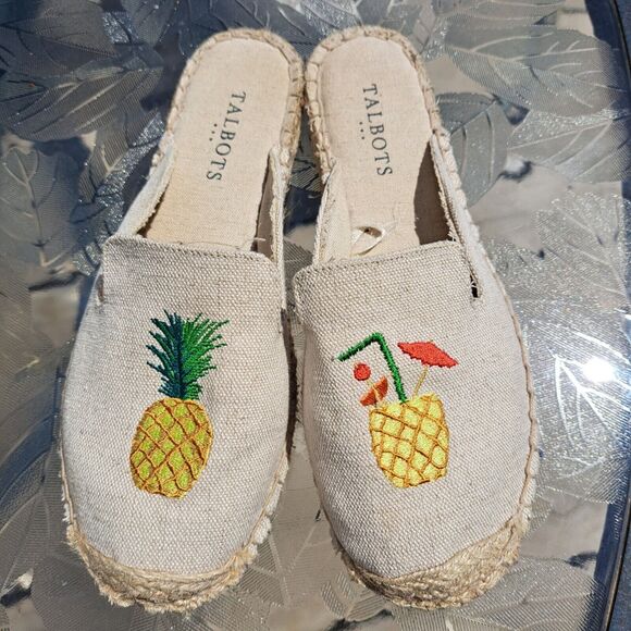 TALBOTS CANVAS SLIP ON SHOES WOMENS SIZE 6 PINEAPPLE TROPICAL ESPADRILLES LOAFER - Picture 1 of 5